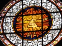 Tetragramm auf Pariser GebÃ¤uden